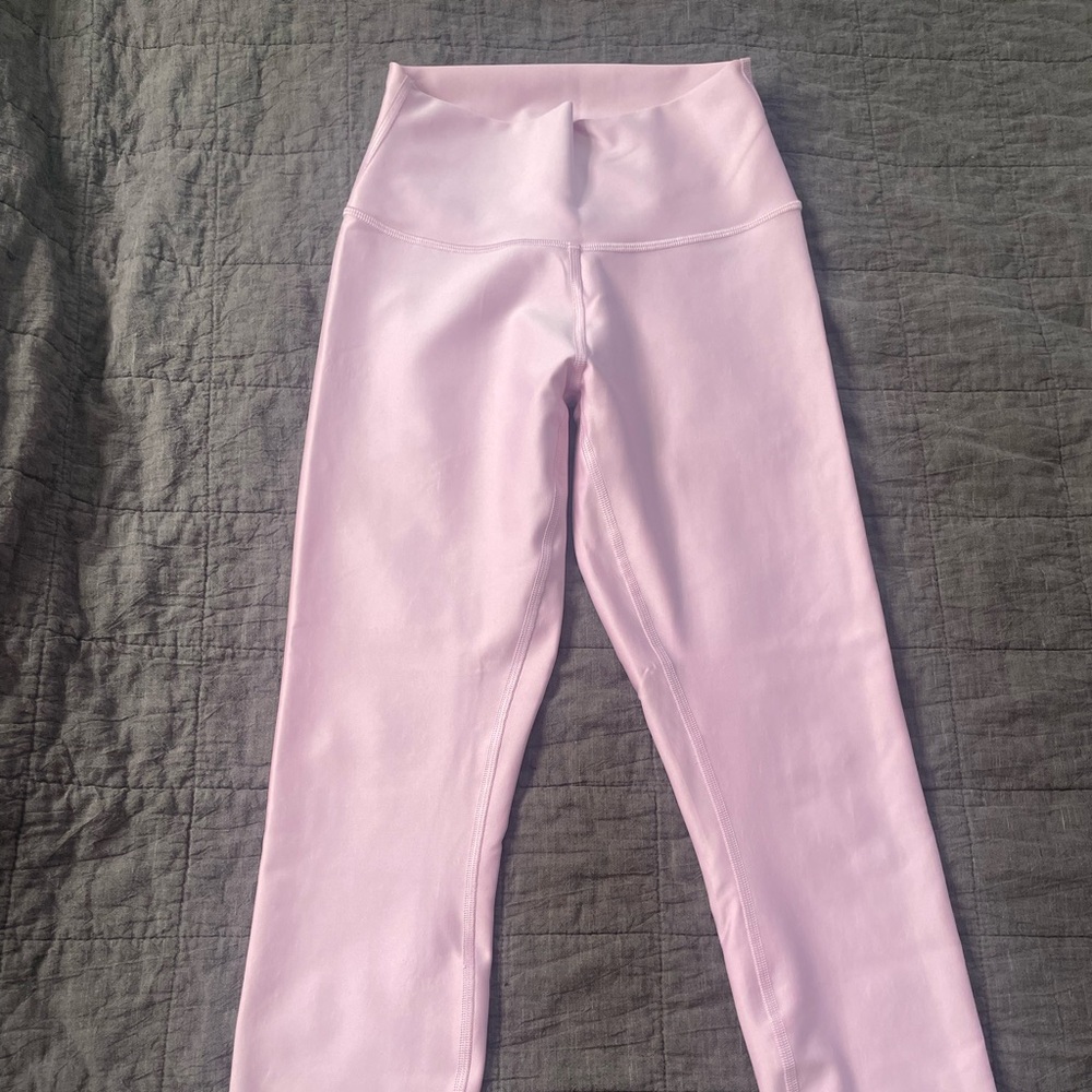 Alo 7/8 Airlift legging in limited edition sugarplum color, size small